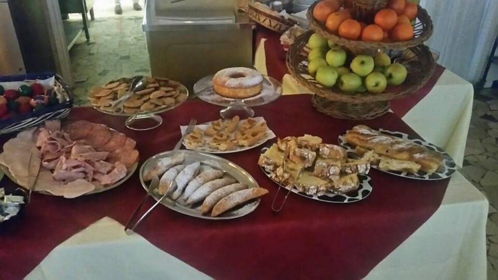 Hotel Brenta Viserbella di Rimini Ngoại thất bức ảnh