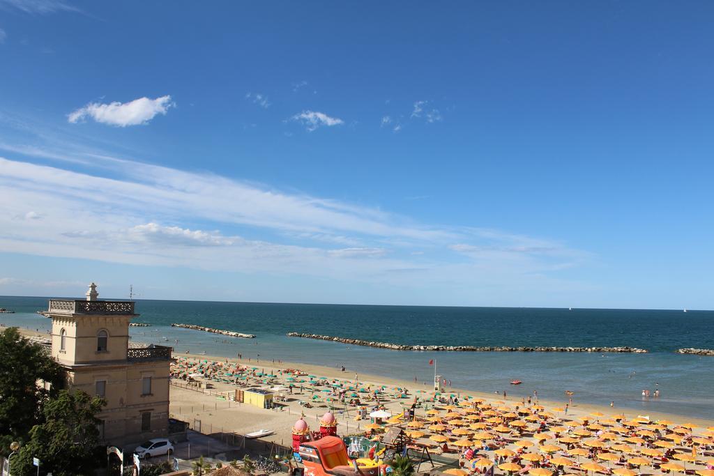 Hotel Brenta Viserbella di Rimini Ngoại thất bức ảnh