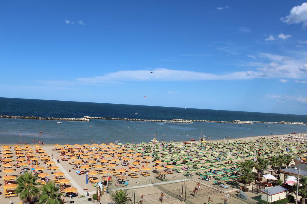 Hotel Brenta Viserbella di Rimini Ngoại thất bức ảnh