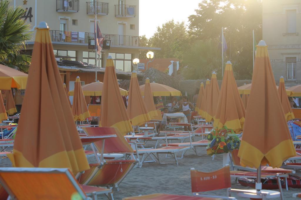 Hotel Brenta Viserbella di Rimini Ngoại thất bức ảnh