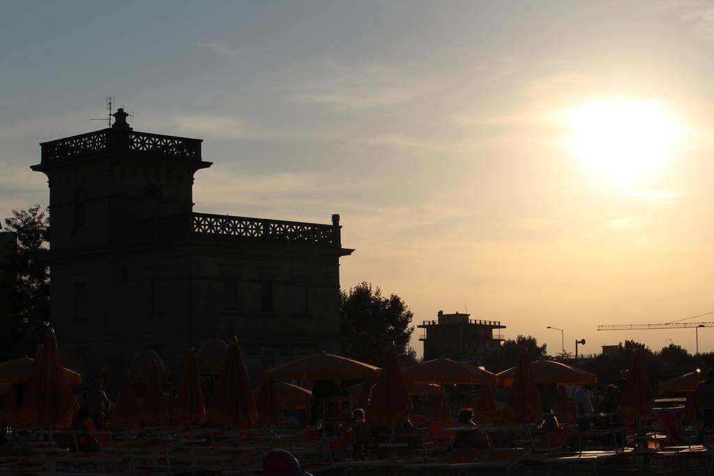 Hotel Brenta Viserbella di Rimini Ngoại thất bức ảnh