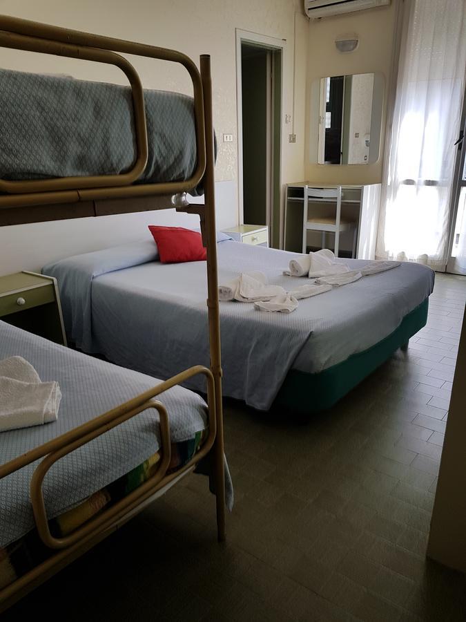 Hotel Brenta Viserbella di Rimini Ngoại thất bức ảnh