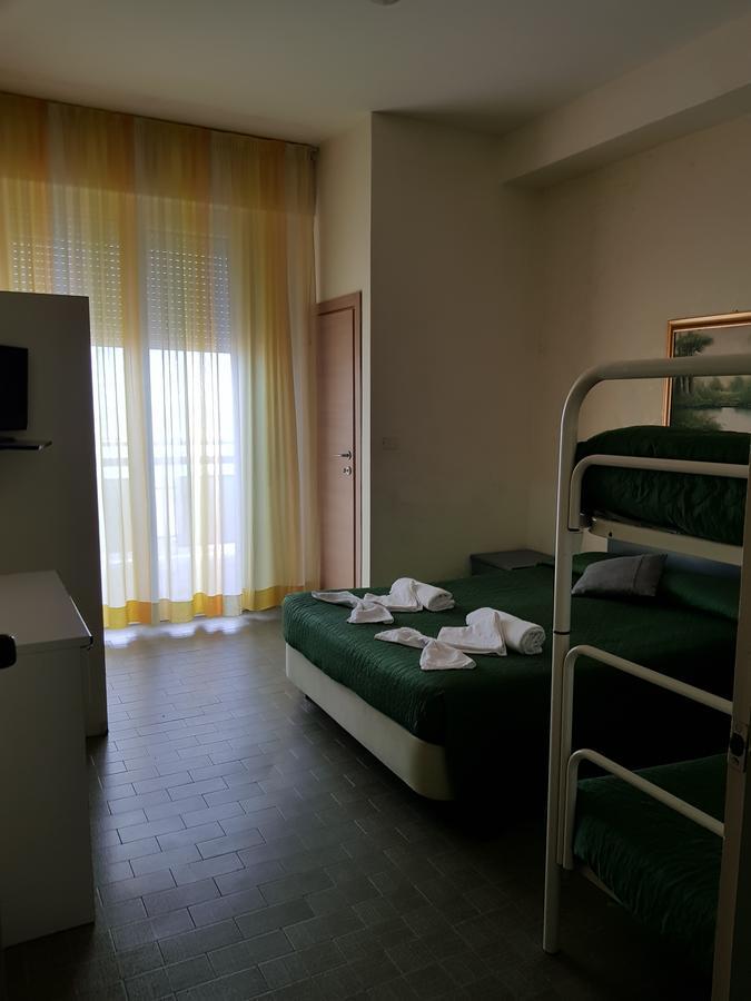 Hotel Brenta Viserbella di Rimini Ngoại thất bức ảnh