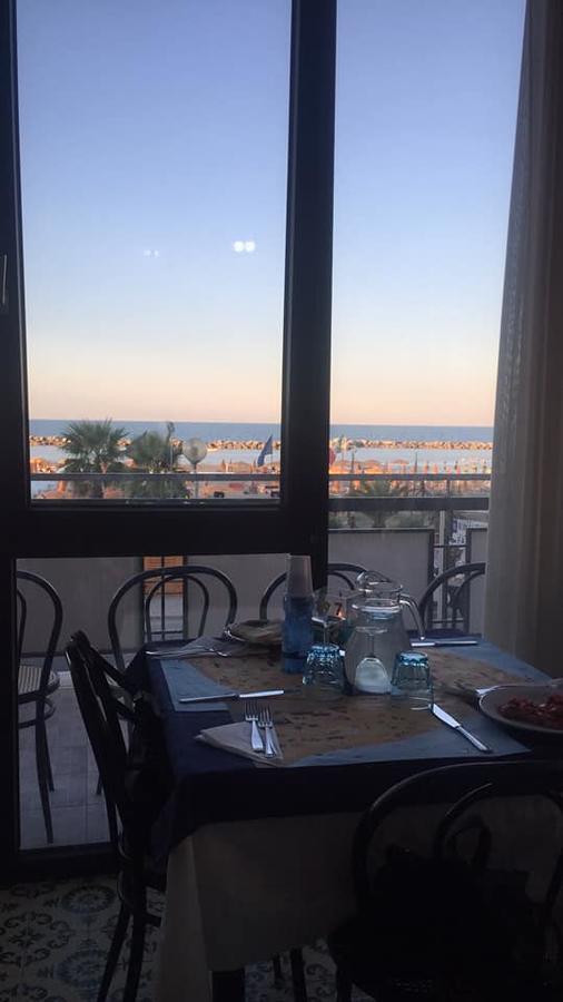 Hotel Brenta Viserbella di Rimini Ngoại thất bức ảnh