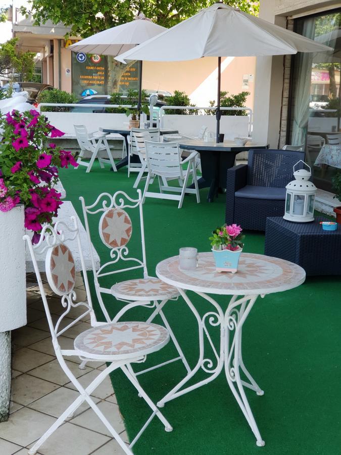 Hotel Brenta Viserbella di Rimini Ngoại thất bức ảnh