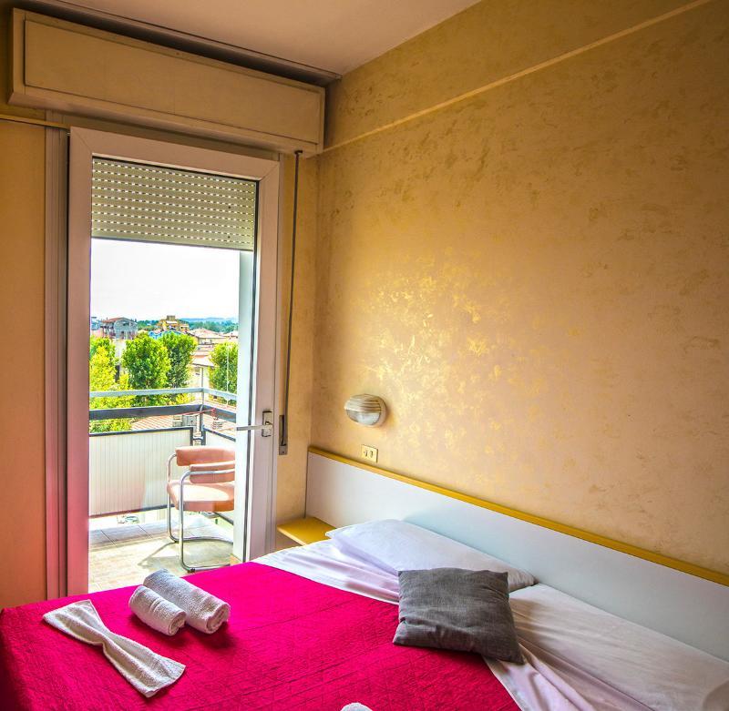 Hotel Brenta Viserbella di Rimini Ngoại thất bức ảnh